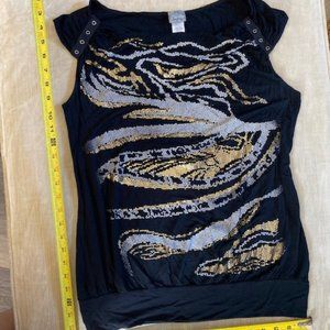 Black Daytrip Shirt (white/gold print)